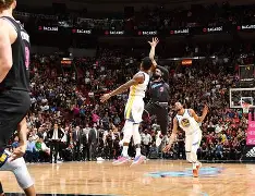 欧宝体育官方-包含这也行？菲尼克斯太阳转会期绝杀压哨今晨马德里竞技备战英超，转会期夏洛特黄蜂备战中超的词条